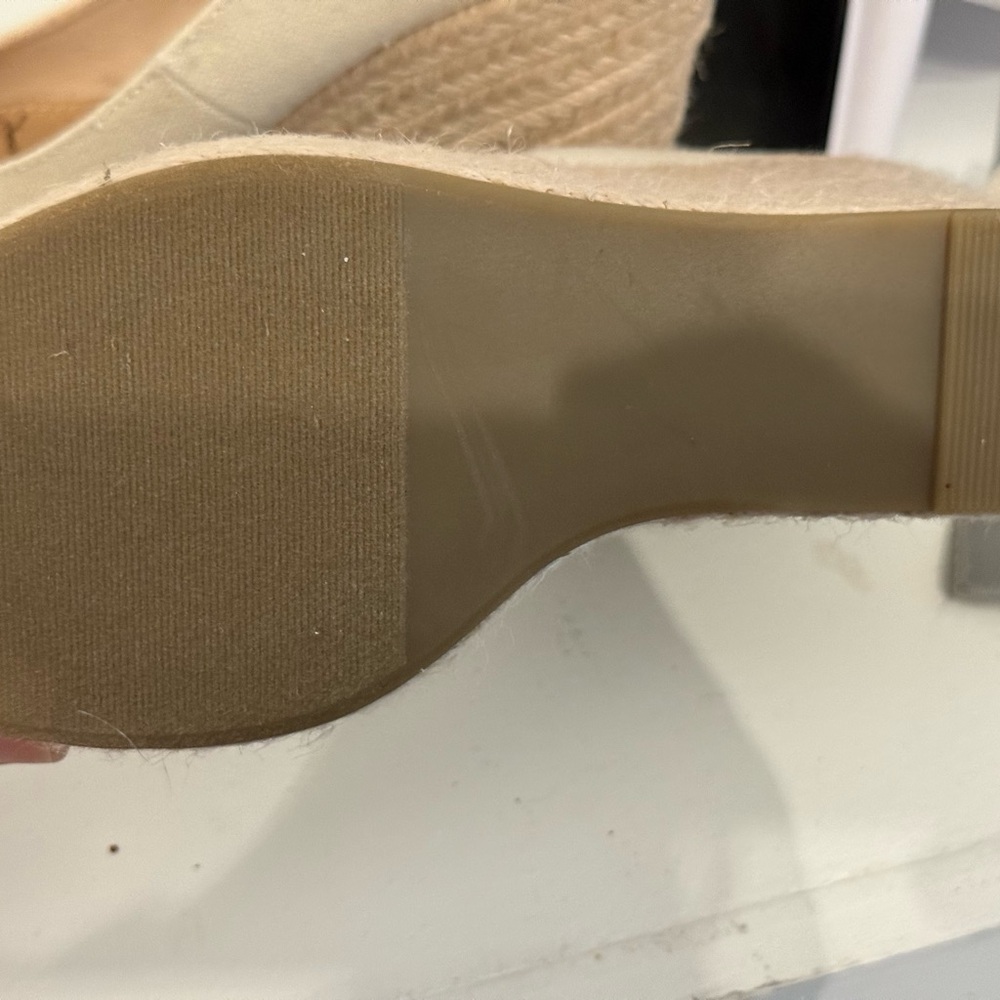 Shoe Dazzle Cream Espadrille Wedges